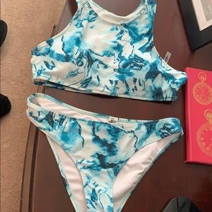 Cupshe blue and white tie dye bikini set